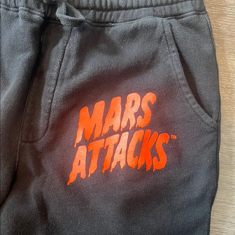 Mars Attacks Sweats - Picture 4 of 9